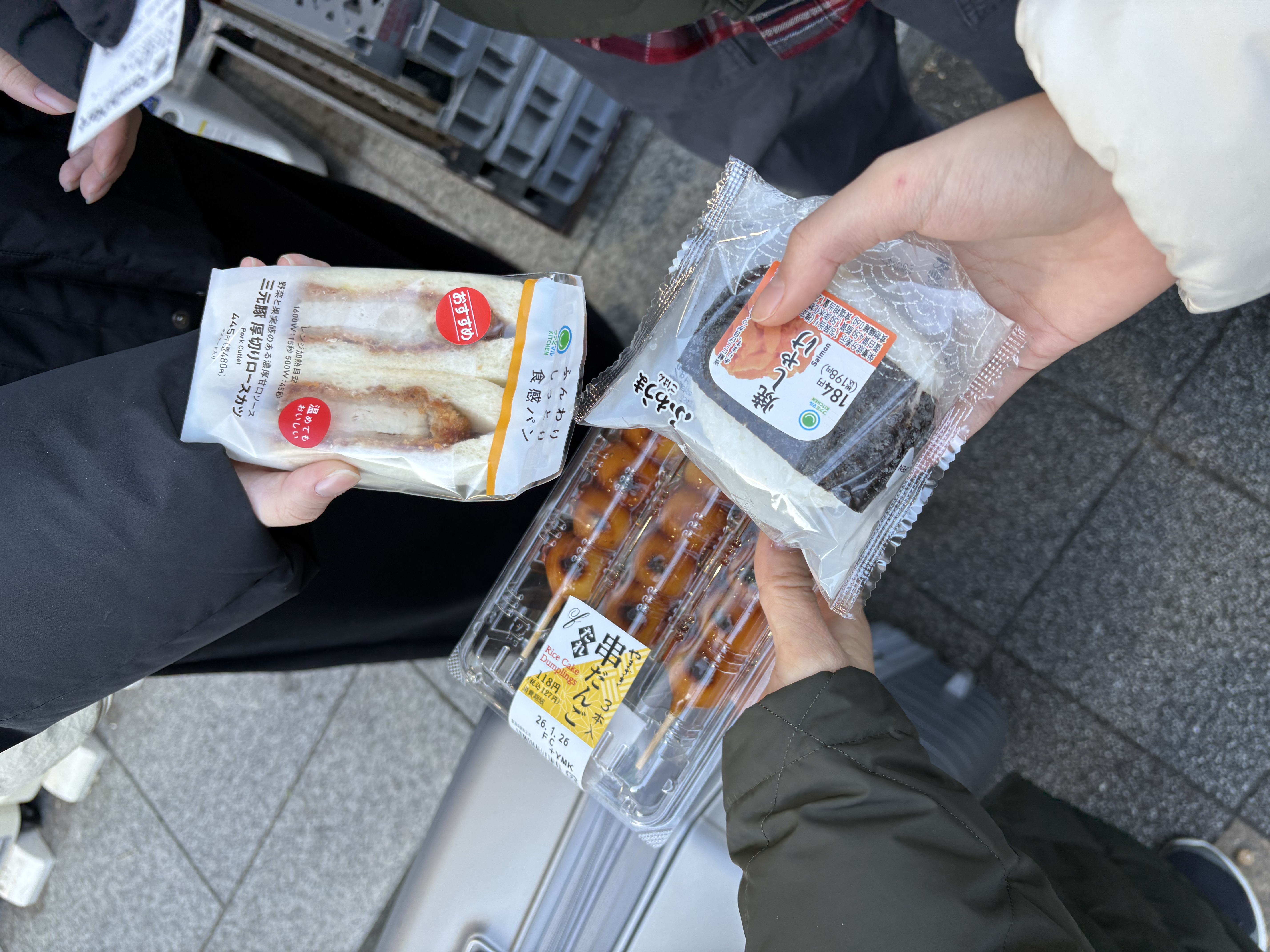 Top 5 Tokyo Convenience Store Food Picks! Real Reviews with Teenagers
